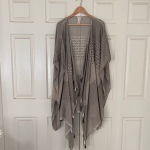 Free People Textured Gray and Cream Kimono